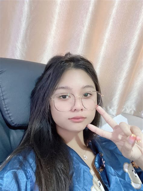 Mintra @Mintra44444 , Twitter Profile .
